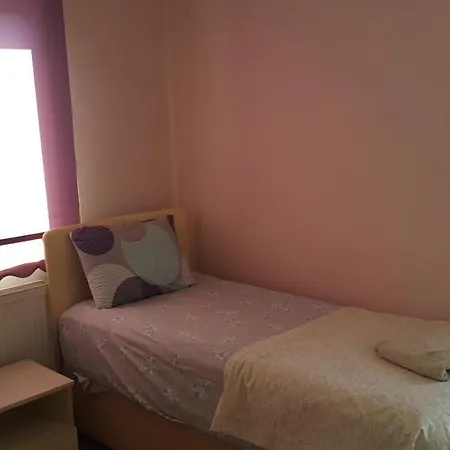 Private And Flats Bed & Breakfast